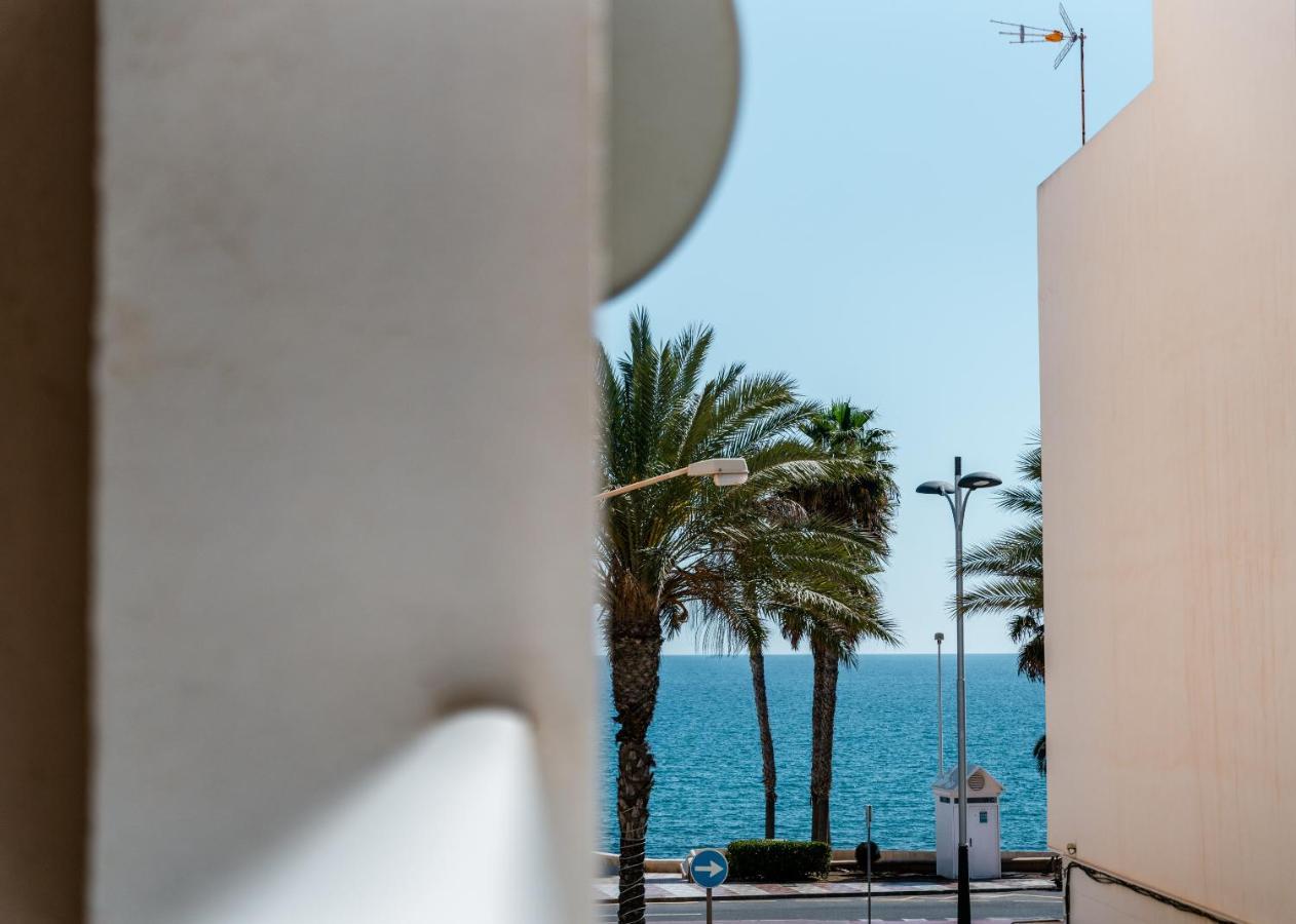 Apartamento con piscina y terraza a 50 metros de la playa Roquetas de Mar Exterior foto