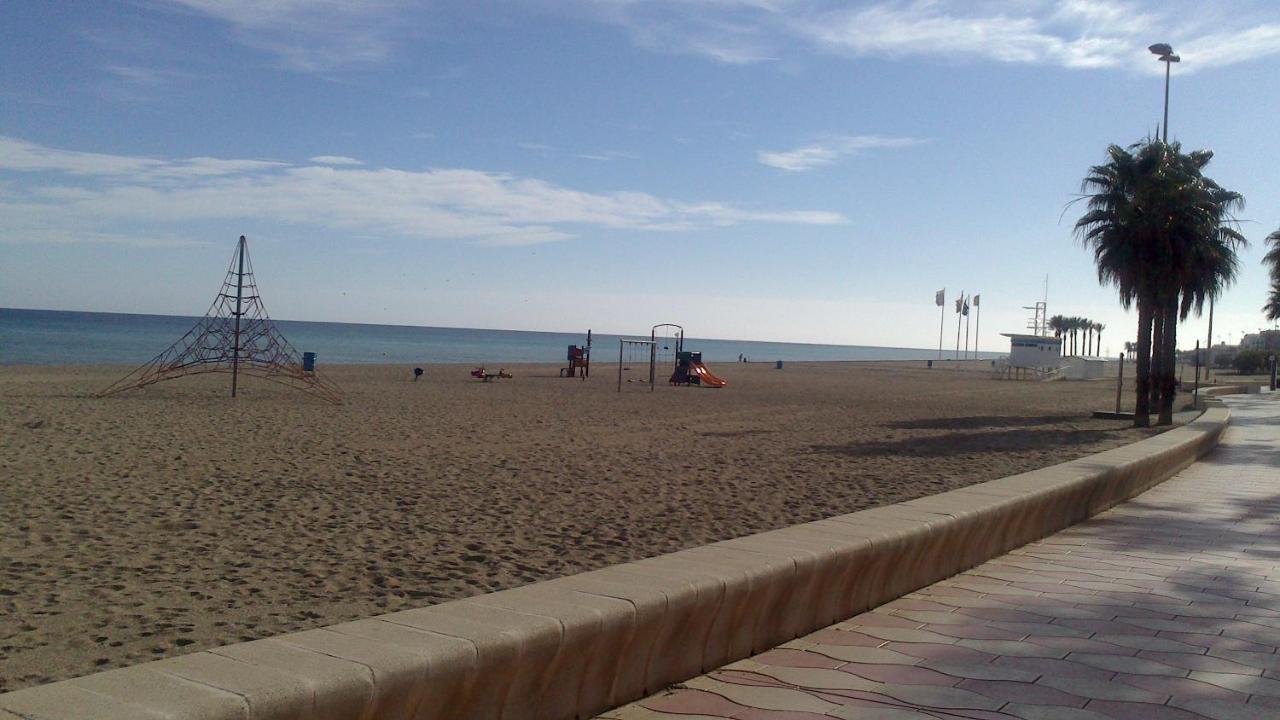 Apartamento con piscina y terraza a 50 metros de la playa Roquetas de Mar Exterior foto