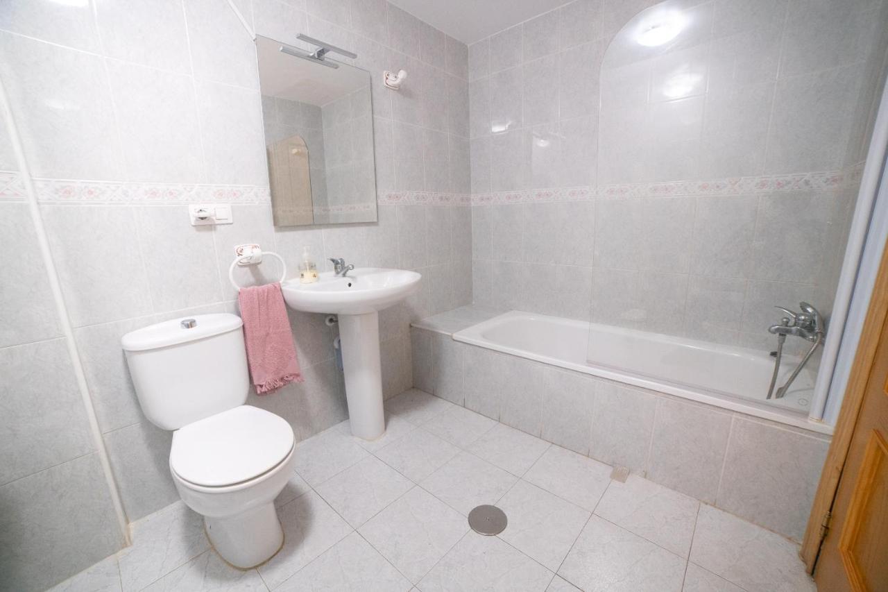Apartamento con piscina y terraza a 50 metros de la playa Roquetas de Mar Exterior foto